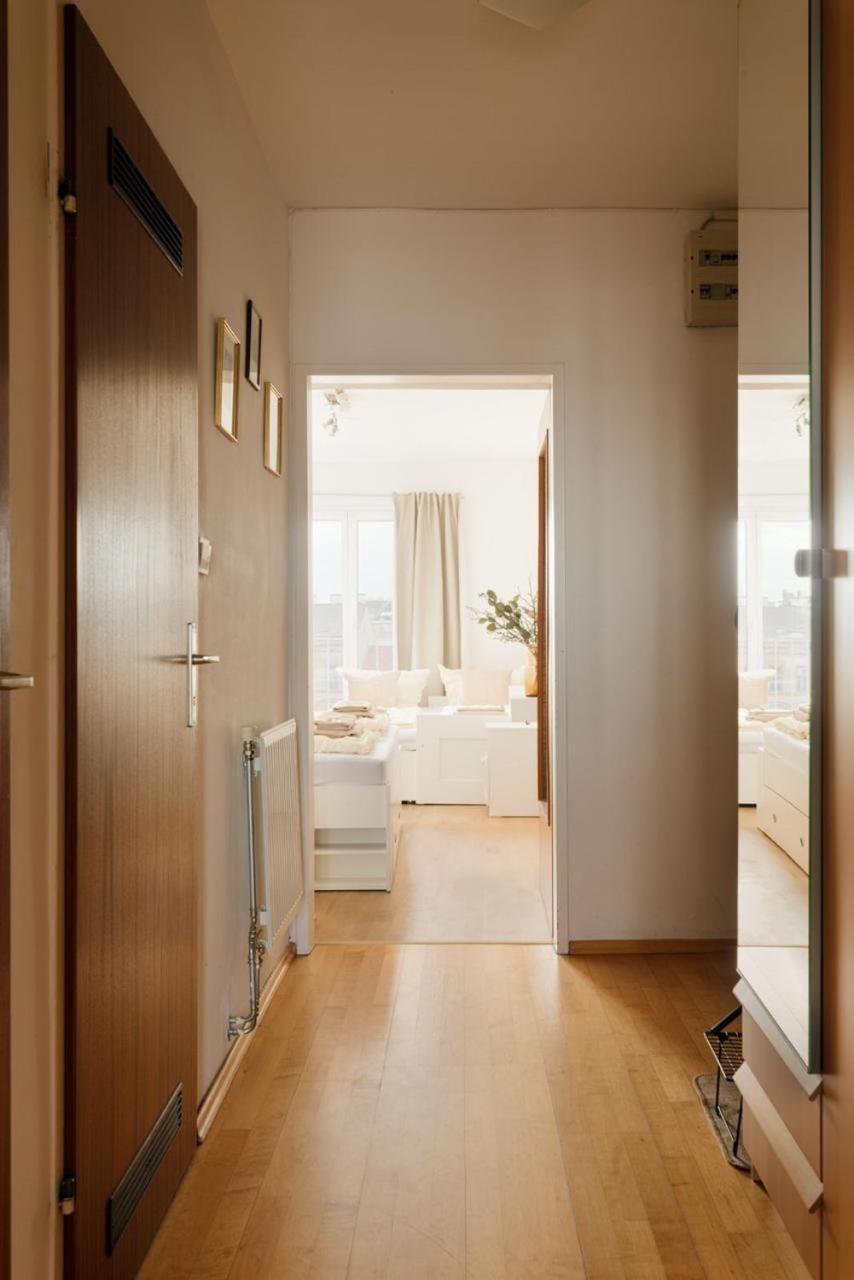 Apartment Zentral Direkt An U-Bahn Station Viena Exterior foto