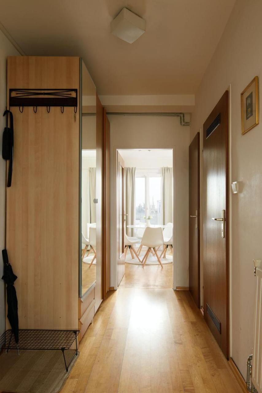 Apartment Zentral Direkt An U-Bahn Station Viena Exterior foto