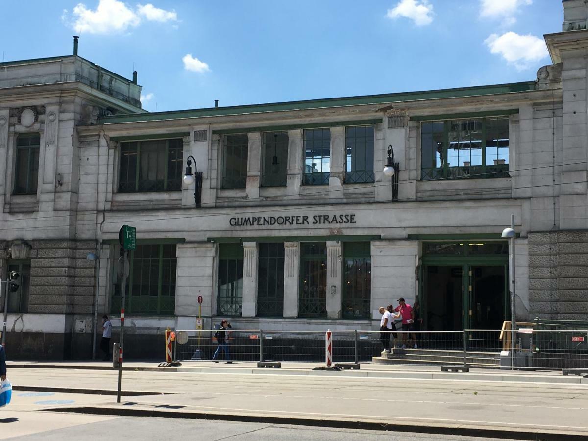 Apartment Zentral Direkt An U-Bahn Station Viena Exterior foto